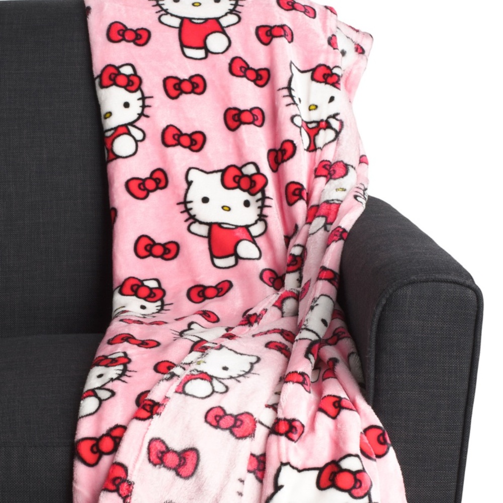 Hello Kitty red bow blanket
